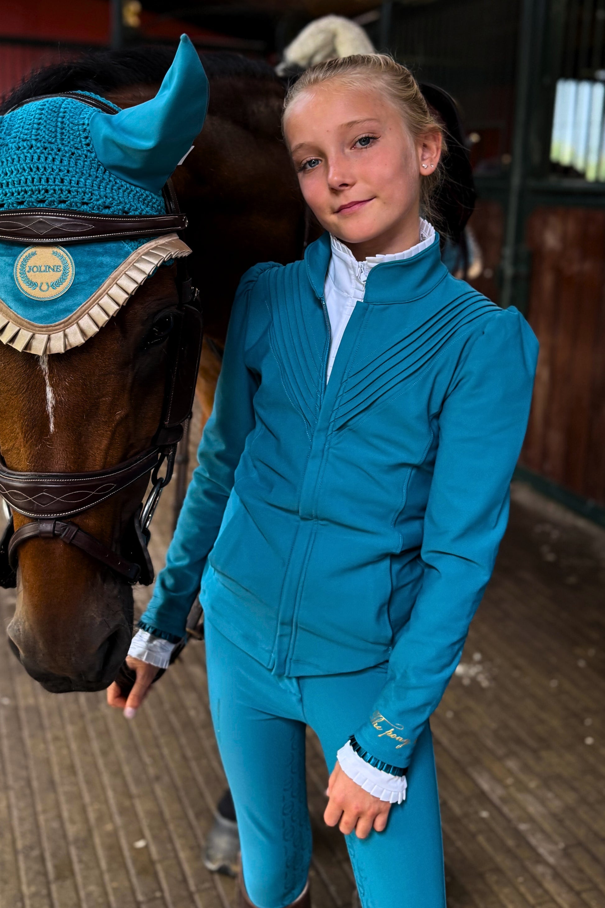 Annabelle-Vest-Petrol-Blue-1