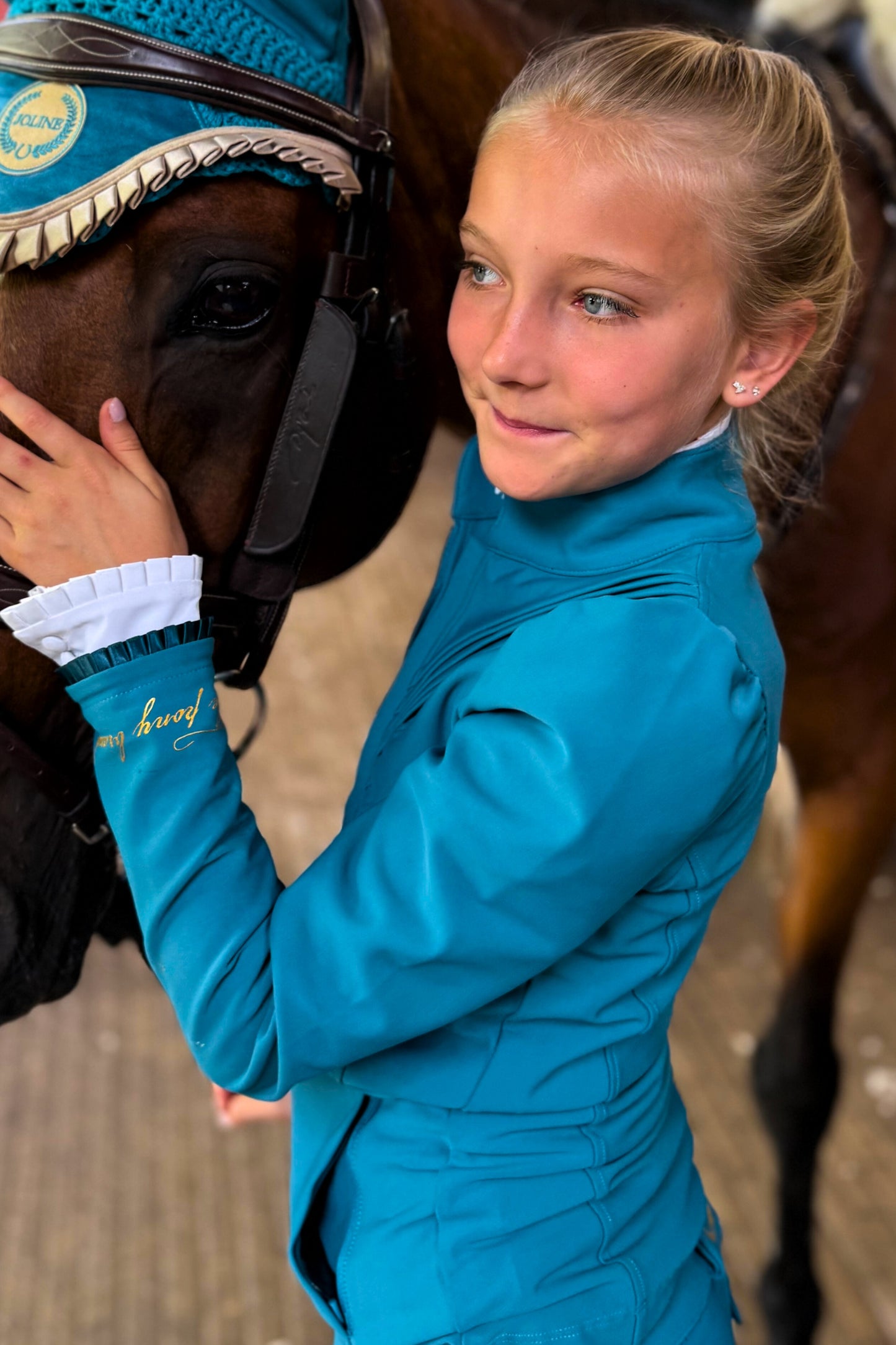 Annabelle-Vest-Petrol-Blue-2